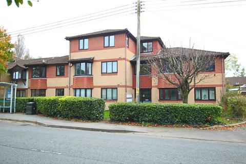 Portsmouth Road, Southampton 1 bed apartment for sale