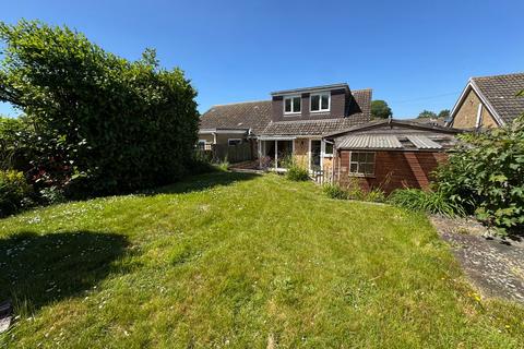 Station Road, Lyminge, Folkestone, CT18 2 bed semi