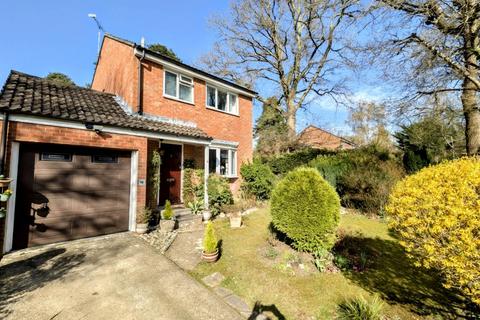 Dudley Close, Bordon GU35 3 bed detached house for sale