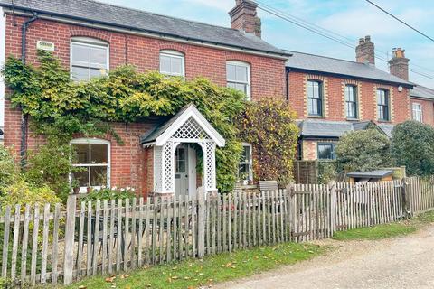 Martins Road, Brockenhurst, SO42 3 bed cottage for sale