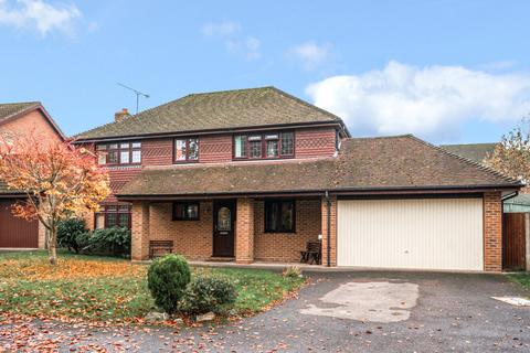 Alsford Close, Lightwater, Surrey, GU18 4 bed detached house for sale