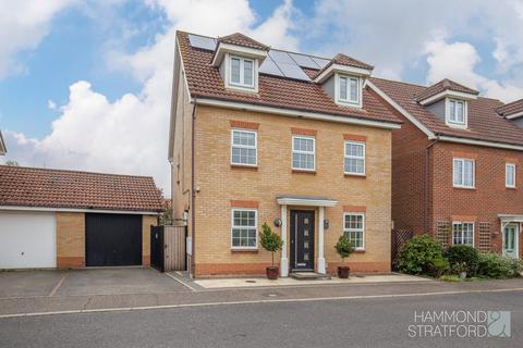 Cygnet Close, Attleborough 5 bed detached house for sale