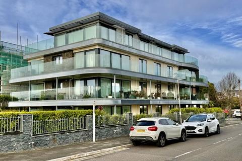 Boscombe Overcliff Drive, Bournemouth 2 bed apartment for sale