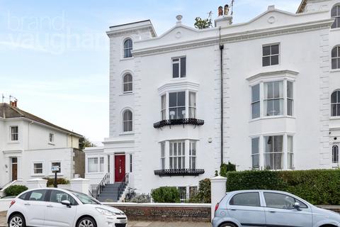 Albany Villas, Hove, East Sussex, BN3 3 bed maisonette for sale