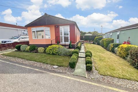 Lower Dunton Road, Brentwood, Essex 3 bed mobile home for sale