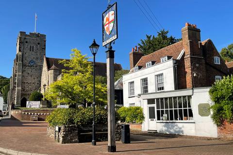High Street, Sevenoaks TN15 6 bed link detached house for sale