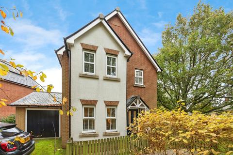 Furley Close, Ashford, TN24 9 3 bed detached house for sale