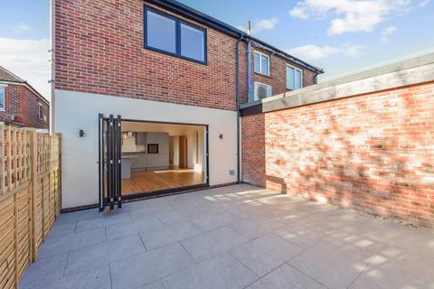 Lower Farlington Road, Portsmouth PO6 2 bed apartment for sale