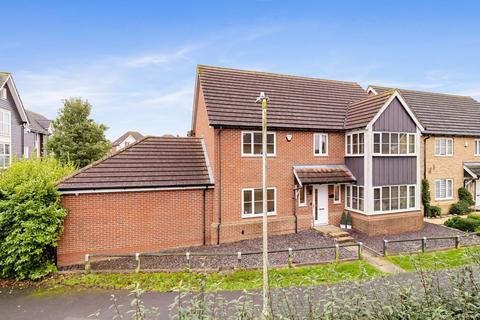 Kestrel Walk, Hawkinge, Folkestone, CT18 4 bed detached house for sale