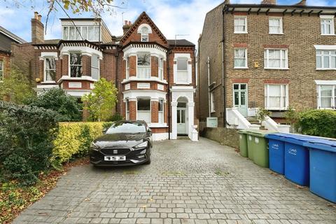 Underhill Road, London SE22 2 bed apartment for sale