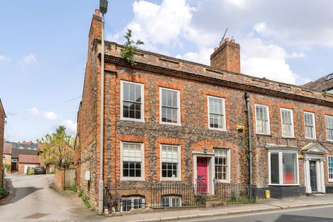 West Street, Buckinghamshire MK18 4 bed end of terrace house for sale