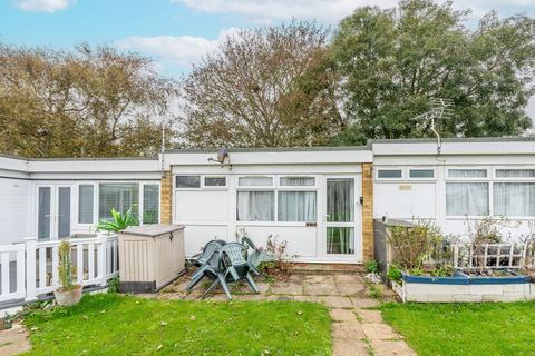 Beach Road, Hemsby 2 bed chalet for sale