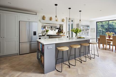 Shepherd's Bush W12 4 bed terraced house for sale
