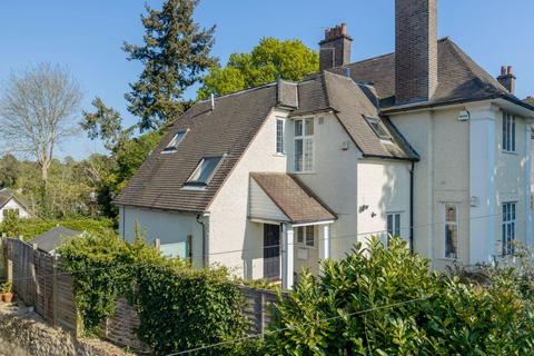 Frant Road, Tunbridge Wells, TN2 2 bed semi