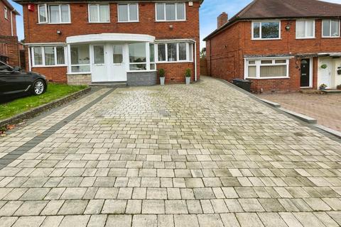 Sandy Lane, Great Barr, Birmingham, B42 3 bed semi