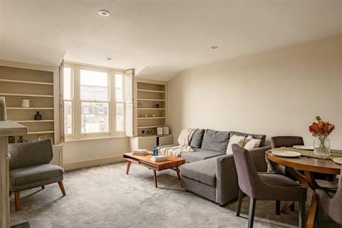 Rutland Gate, Knightsbridge, SW7 1 bed apartment for sale