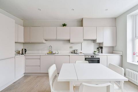 Southwell Road, Camberwell, London, SE5 2 bed flat for sale