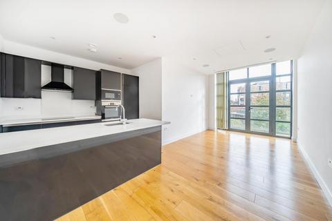 Hogarth Lane, Chiswick 2 bed flat for sale