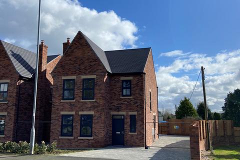 Holly Road, Uttoxeter 4 bed detached house for sale