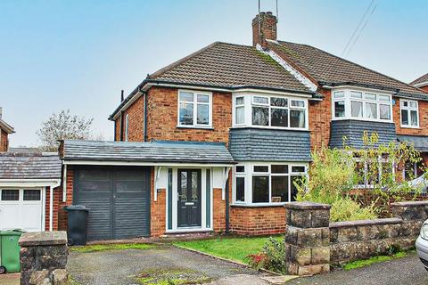 Cedar Avenue, BRAMFORD ESTATE, WV14 9TX 3 bed semi