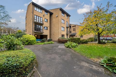 The Rowans, Woking, Surrey 1 bed apartment for sale