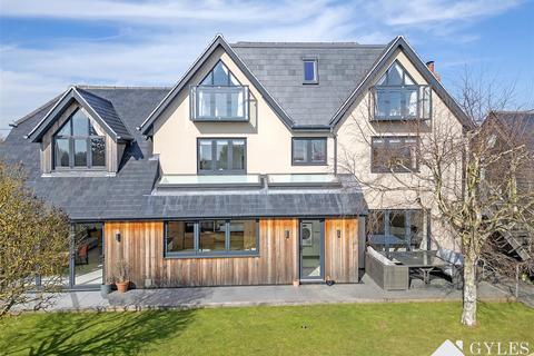 Lawford, Manningtree 5 bed detached house for sale