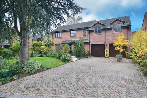 St. James Close,Harvington, WR11 8PZ 5 bed detached house for sale