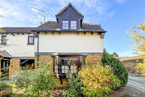 Hunting Gate Mews, Twickenham, TW2 2 bed terraced house for sale