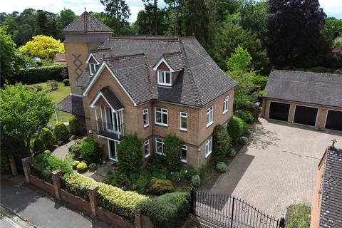 Swingate Road, Farnham, Surrey, GU9 2 bed apartment for sale
