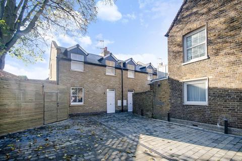 St Mary's Square, Ealing, W5 2 bed cottage for sale