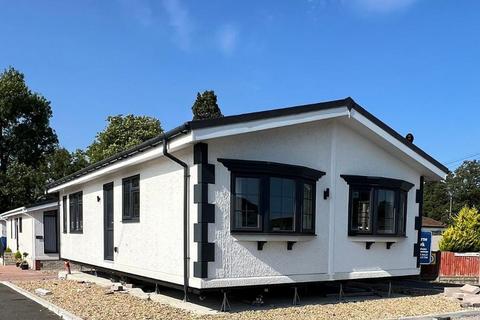Windsor, Berkshire, SL4 2 bed park home for sale