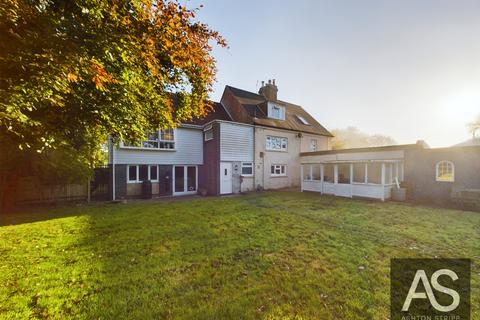 Harts Green, Sedlescombe, TN33 4 bed semi