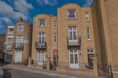 Liverpool Lawn, Ramsgate, CT11 4 bed terraced house for sale