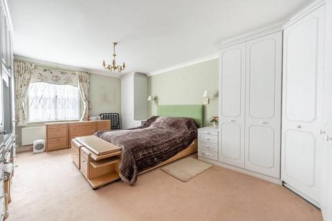 Park Lane, Stanmore, HA7 2 bed flat for sale