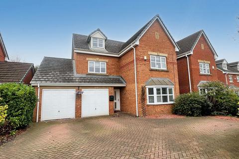 5 bedroom detached house for sale