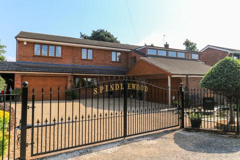 High Road, Broxbourne EN10 5 bed detached house for sale