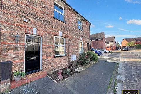 Elm Road, Wickford 2 bed terraced house for sale