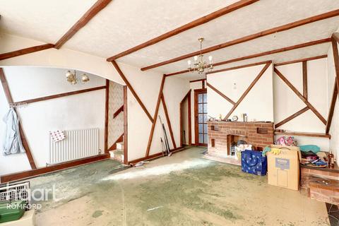 Highfield Road, Romford, RM5 3AG 3 bed terraced house for sale