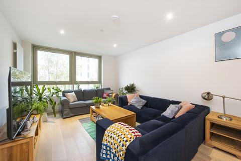 Corsair House, 5 Starboard Way, London 3 bed flat for sale