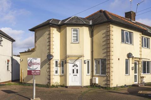 Central Avenue, Enfield 2 bed flat for sale