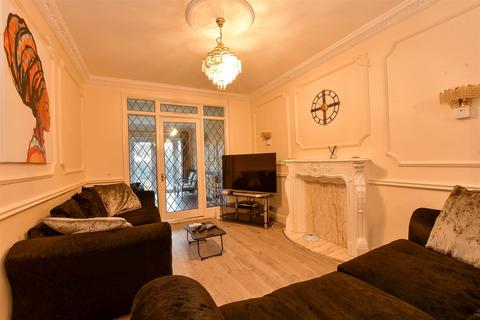 Dunspring Lane, Clayhall, Ilford, Essex 4 bed semi