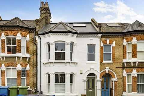 Goodrich Road, East Dulwich 3 bed flat for sale