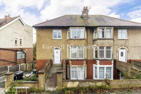 2 Balmoral Road, Morecambe LA4 3 bed flat for sale