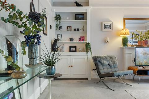 Holland Road, W14 2 bed flat for sale