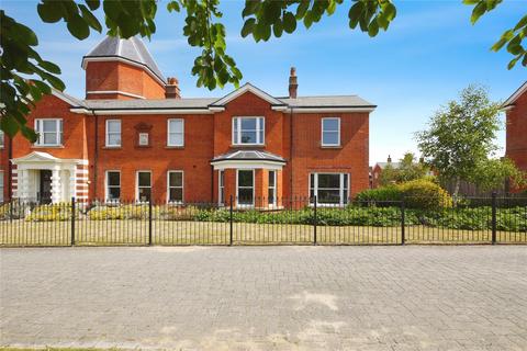 Richmond Avenue, Brentwood, Essex, CM14 3 bed apartment for sale