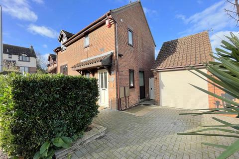 Grantham Crescent, Ipswich 3 bed detached house for sale