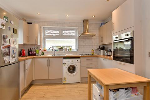 Somerset Gardens, Hornchurch, Essex 3 bed semi