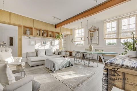 Dacre House, Chelsea SW3 2 bed apartment for sale