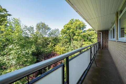 Westhall Road, Warlingham CR6 2 bed flat for sale