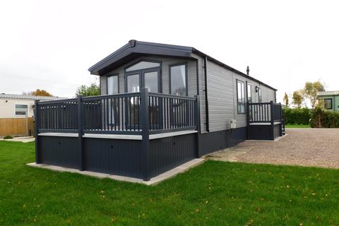 Heron Orchard Holiday Park 2 bed mobile home for sale